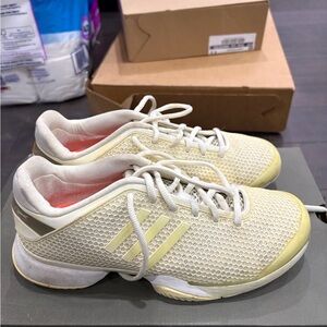 Women’s Athletic Tennis Shoes - Cream